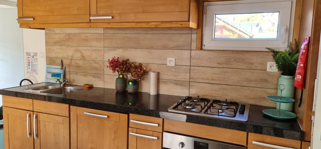 Le Chalet Castor - Camping International - Bomal - Durbuy Bagian luar foto